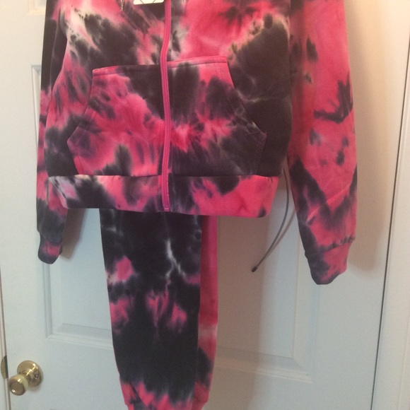 🎀Women's Medium Tue a Dye Jogger Set🎀 - Picture 2 of 4